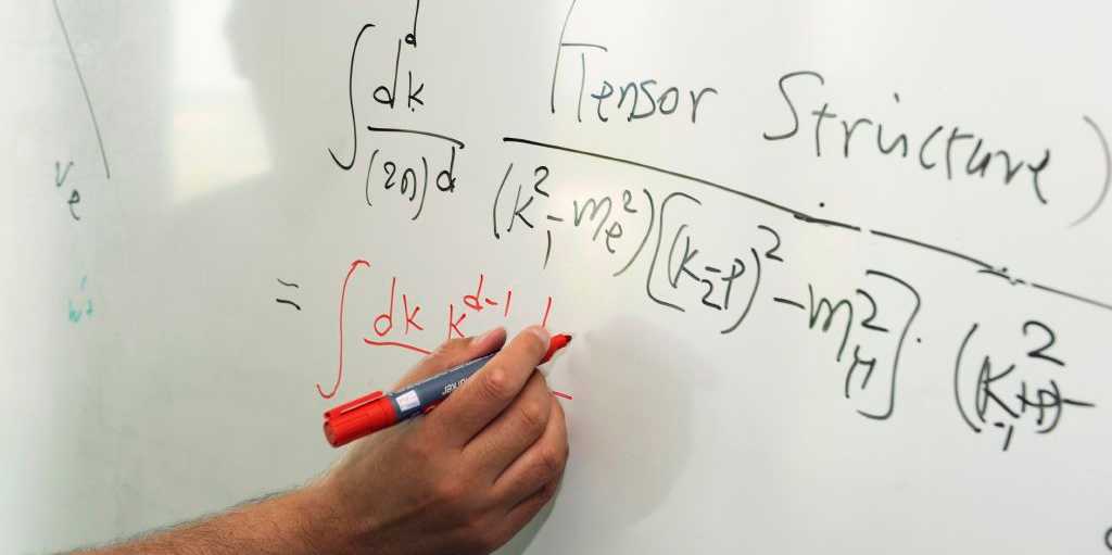 Die Sprache der Mathematik ist für das Physikstudium grundlegend. (Foto: ETH Zürich/D-​PHYS Heidi Hostettler)