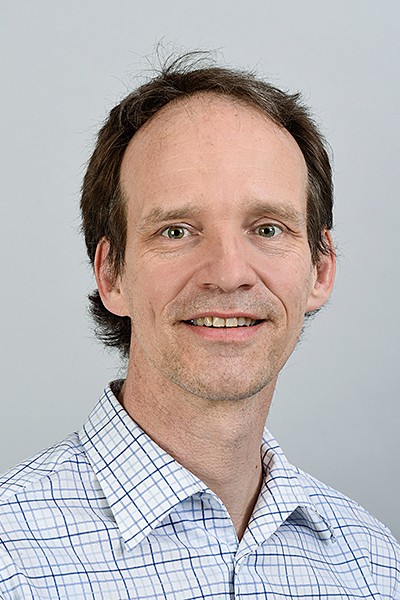 Dr.  Matthias Golling