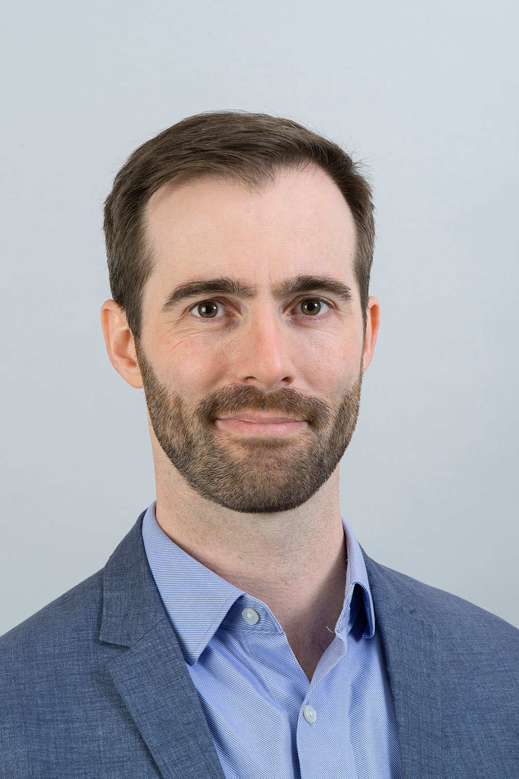 Dr.  Tilman Tröster