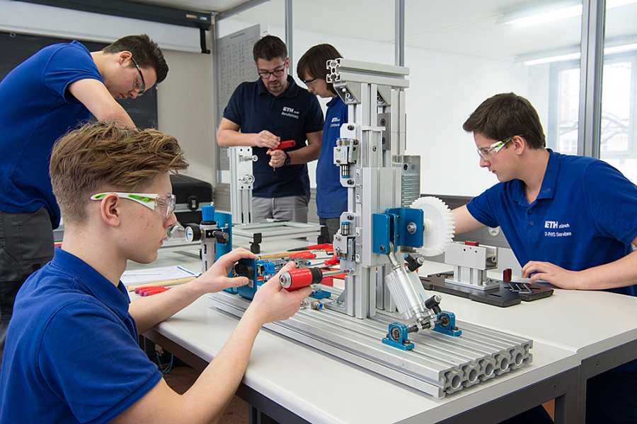 Vergrösserte Ansicht: Überbetrieblicher Kurs „Montagetechnik und Pneumatik“