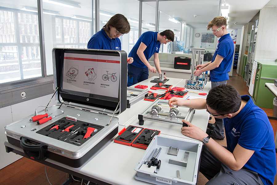 Vergrösserte Ansicht: Überbetrieblicher Kurs „Montagetechnik und Pneumatik“