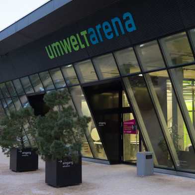 Eingang Umwelt-Arena