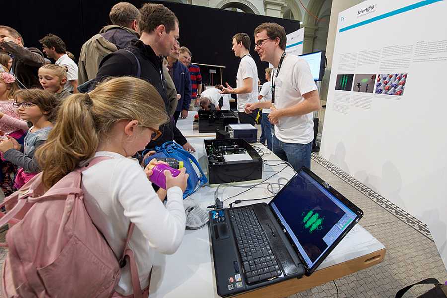 Vergrösserte Ansicht: D PHYS an der Scientifica 2015