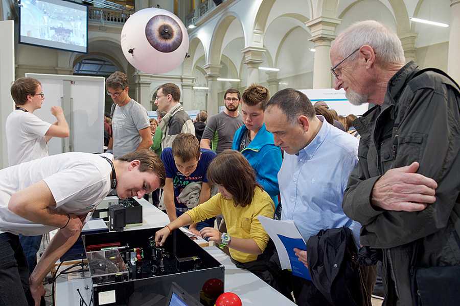 Vergrösserte Ansicht: D PHYS an der Scientifica 2015