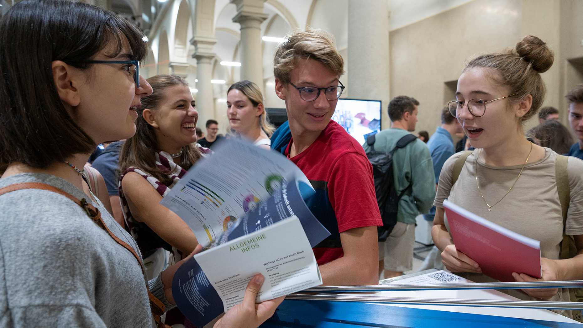 An den Studieninfotagen im September 2022 im Hauptgebäude der ETH Zürich.