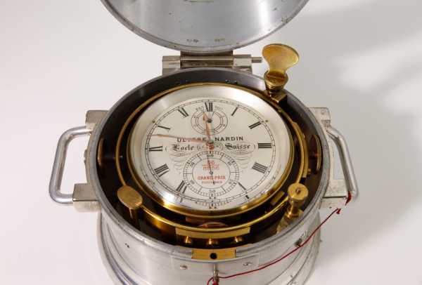 Marine chronometer