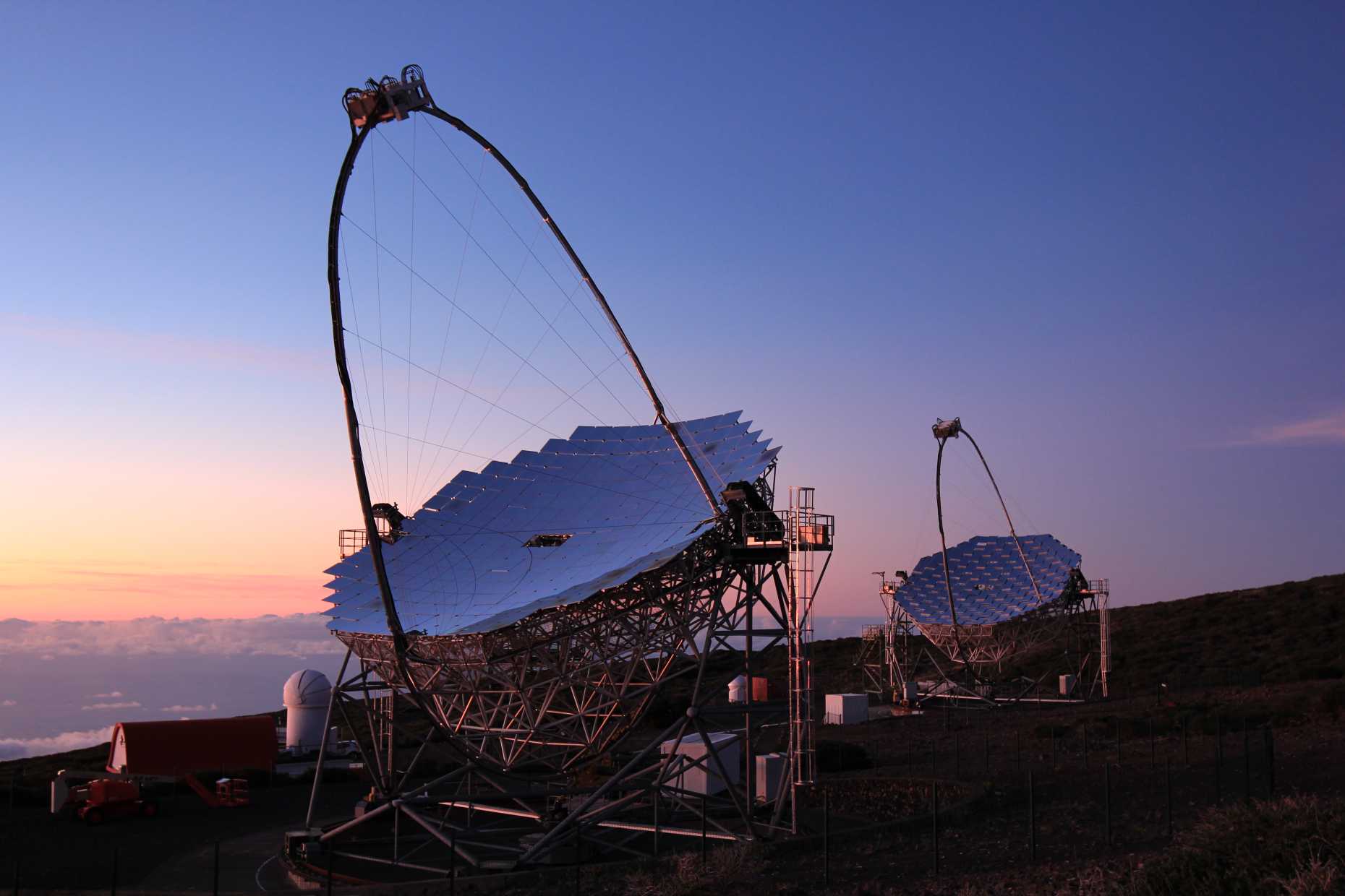 The MAGIC telescope system