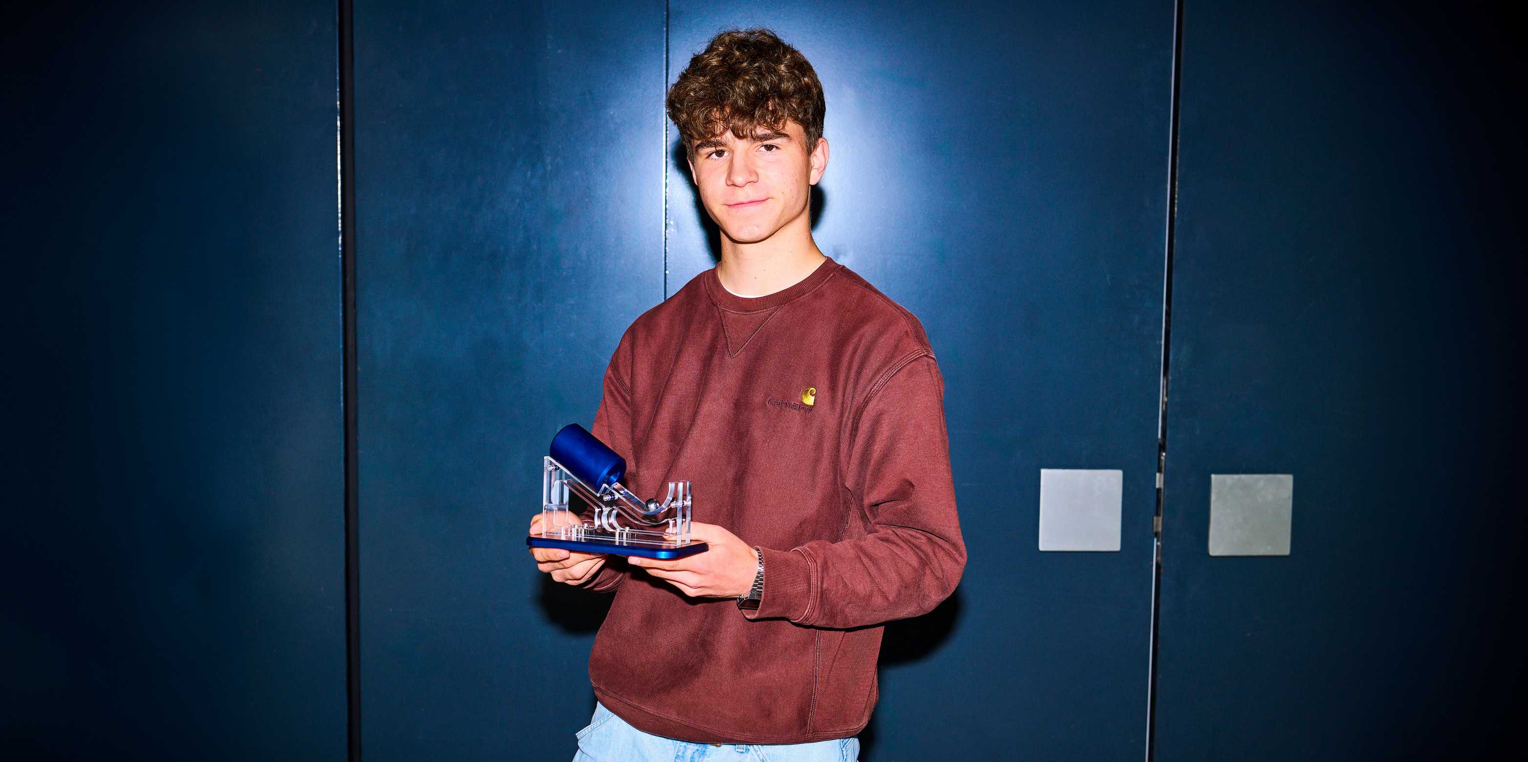 Laurin with the trophy for the 2024 KITE Award