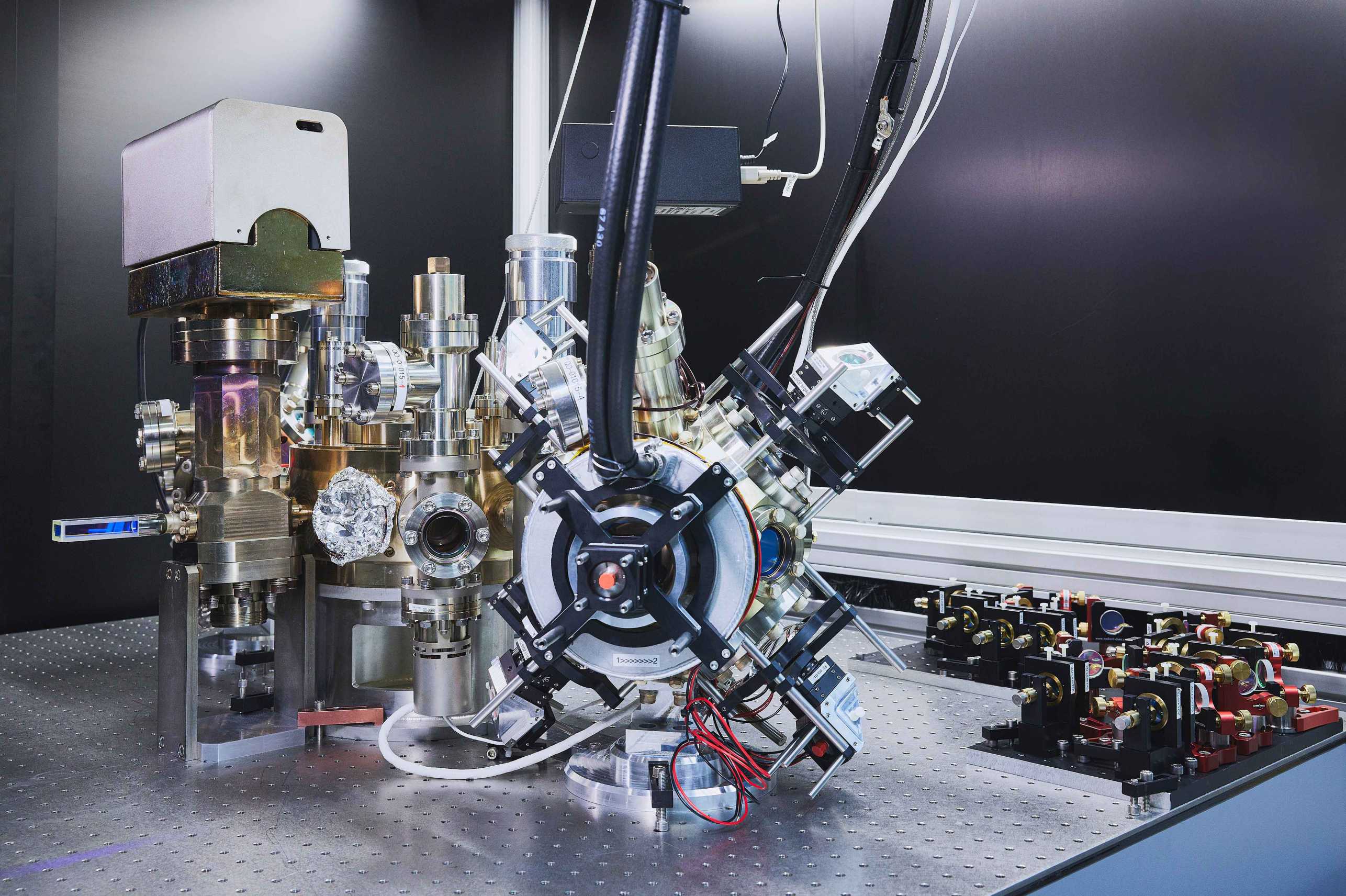 Elements of an ultracold atomic experiment on an optical table
